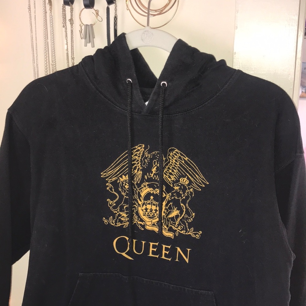 QUEEN SWEATSHIRT